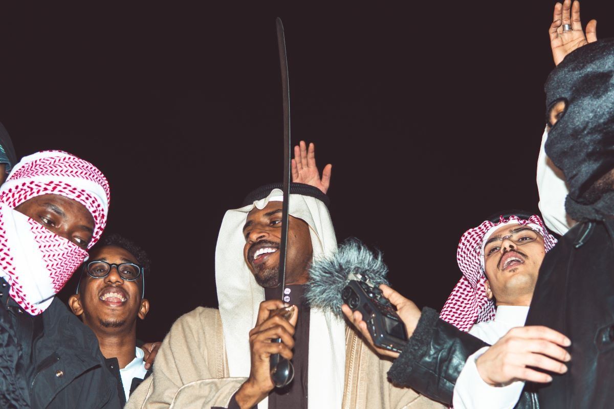 An image of an Arabic street rap cypher by Rap Shar3