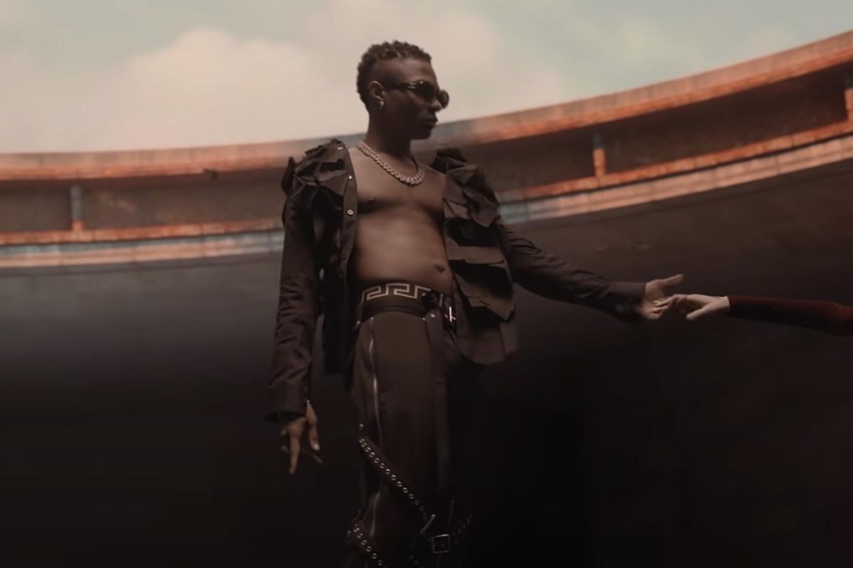 ​Wizkid  and Winnie Harlow in the music video for  "True Love"